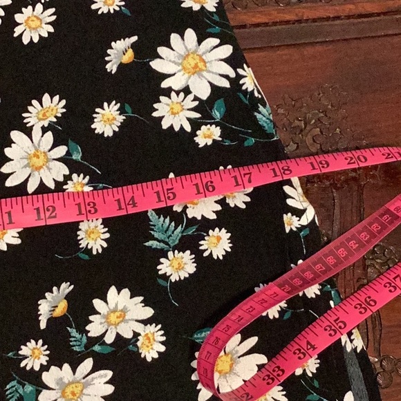 Forever 21 rayon floral maxi skirt size small - Picture 6 of 7